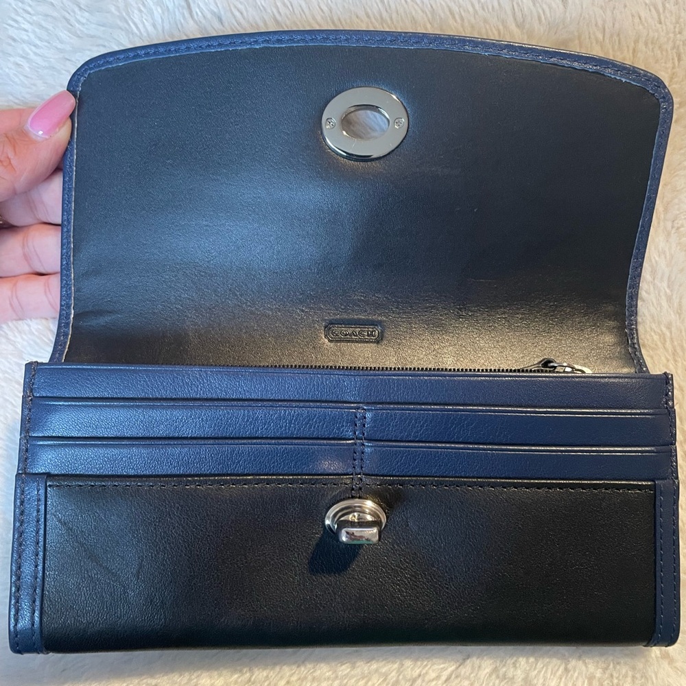 Coach Midnight Blue Leather turn-lock Wallet - Picture 2 of 8